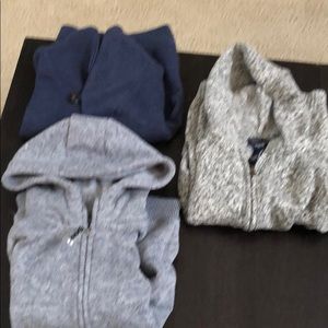 Boys size 6/7 2 sweaters and one long sleeve.